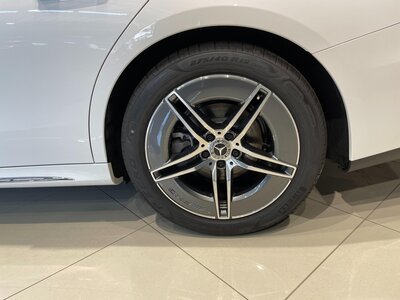 MERCEDES-BENZ E-CLASS WAGON - 10