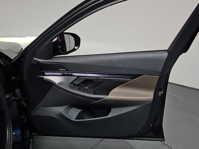 2025 BMW 5 SERIES 缩略图 14