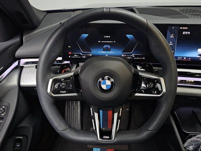 2025 BMW 5 SERIES 缩略图 19