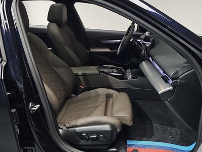 2025 BMW 5 SERIES 缩略图 16