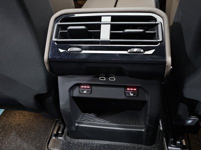 2025 BMW 5 SERIES 缩略图 25