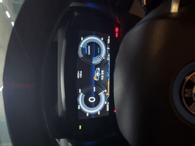 صورة 8 لـ 2016 BMW I8