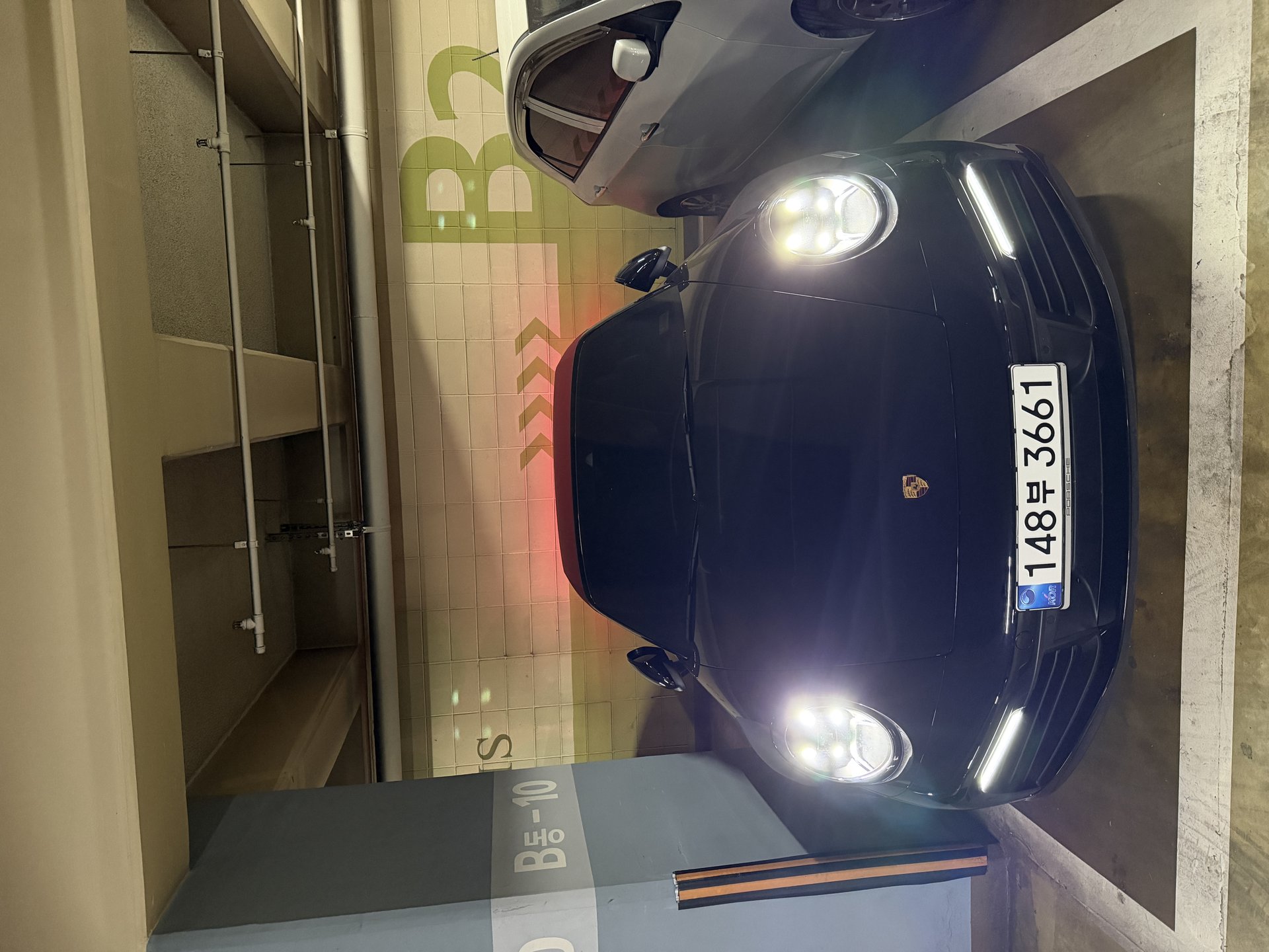 PORSCHE 911 - View 1