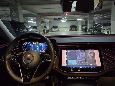 MERCEDES-BENZ E-CLASS - 9