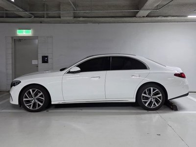 MERCEDES-BENZ E-CLASS - 4