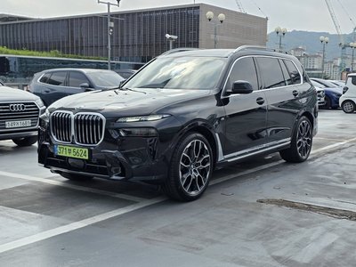 صورة 1 لـ 2025 BMW X7