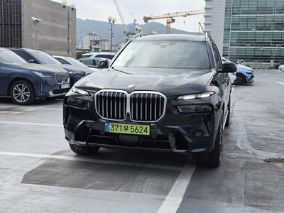 صورة 2 لـ 2025 BMW X7