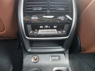 2025 BMW X7 — миниатюра 15