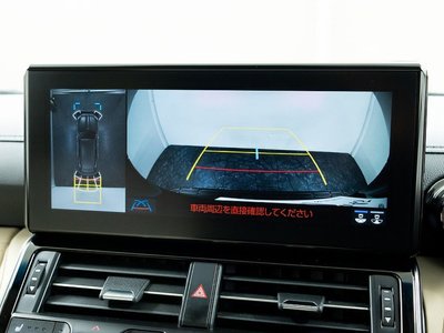 TOYOTA LAND CRUISER 300 - 7