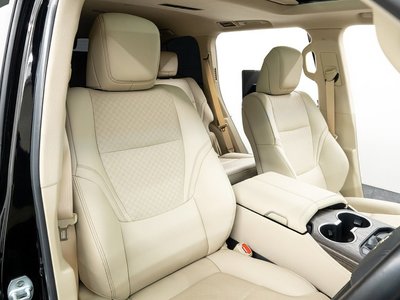 TOYOTA LAND CRUISER 300 - 6