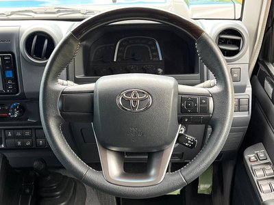 TOYOTA LAND CRUISER - 10