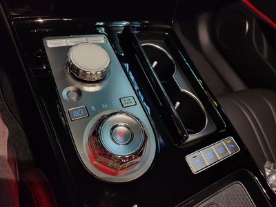 2025 Genesis G80 (RG3) thumbnail 16