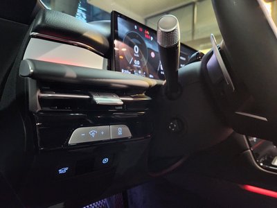 2025 Genesis G80 (RG3) thumbnail 15