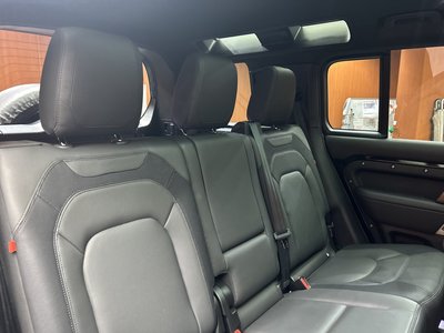 LAND ROVER DEFENDER - 9