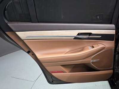 2021 Genesis G90 — миниатюра 15
