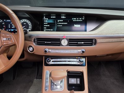 2021 Genesis G90 — миниатюра 31