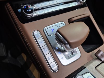 2021 Genesis G90 — миниатюра 12