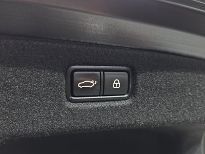 2021 Genesis G90 — миниатюра 25
