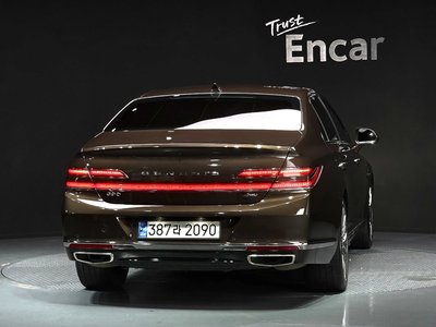 2021 Genesis G90 — фото 4