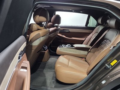 2021 Genesis G90 — миниатюра 17