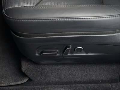 2025 Tesla MODEL Y thumbnail 28
