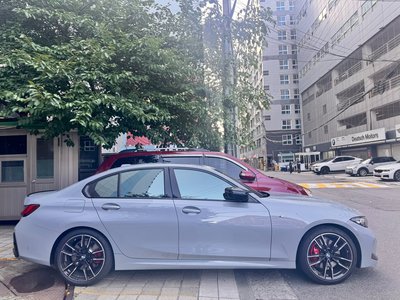 2024 BMW 3 SERIES photo 3