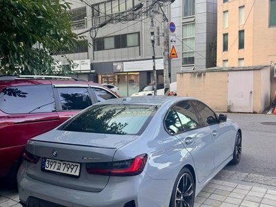2024 BMW 3 SERIES photo 7