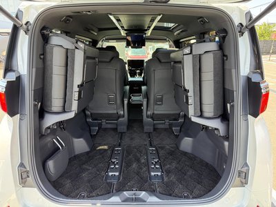 2024 Toyota ALPHARD — миниатюра 15
