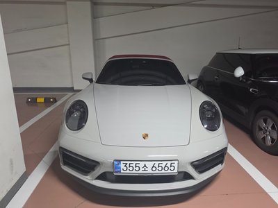 2022 Porsche 911 photo 2