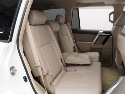 TOYOTA LAND CRUISER PRADO - 7