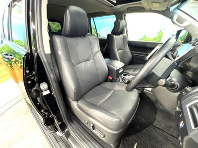 TOYOTA LAND CRUISER PRADO - 8