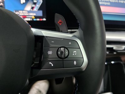 2025 BMW X1 — миниатюра 33