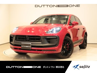 PORSCHE MACAN - 1