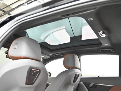 صورة مصغرة 19 لـ 2023 BMW 5 SERIES