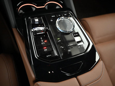 صورة مصغرة 20 لـ 2023 BMW 5 SERIES