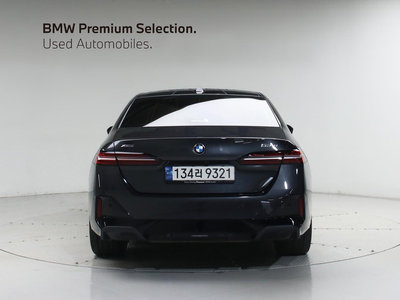 صورة 2 لـ 2023 BMW 5 SERIES