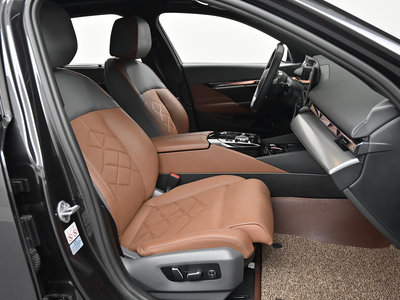 صورة 10 لـ 2023 BMW 5 SERIES