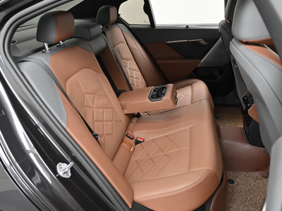 صورة مصغرة 12 لـ 2023 BMW 5 SERIES