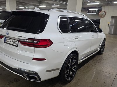 2022 BMW X7 照片 3