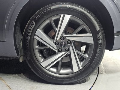 2024 Genesis GV70 photo 8