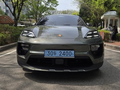 PORSCHE MACAN - 4