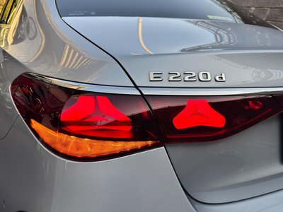 MERCEDES-BENZ E-CLASS - 8