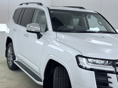 TOYOTA LAND CRUISER 300 - 10