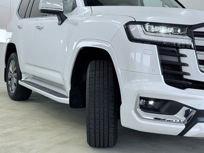 TOYOTA LAND CRUISER 300 - 5