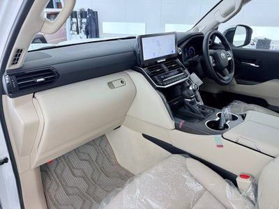 صورة مصغرة 11 لـ 2025 Toyota LAND CRUISER 300