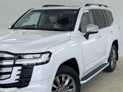 TOYOTA LAND CRUISER 300 - 6
