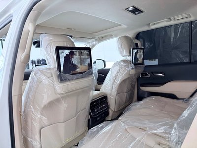TOYOTA LAND CRUISER 300 - 4
