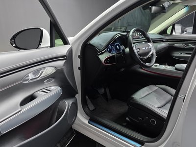 2022 Genesis GV70 — миниатюра 13