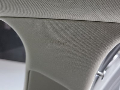 2022 Genesis GV70 — миниатюра 29