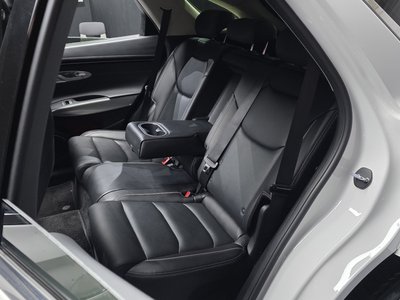 2022 Genesis GV70 — миниатюра 18